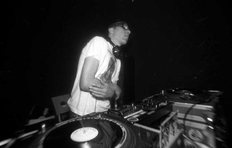 rave-16d_16-djss.jpg