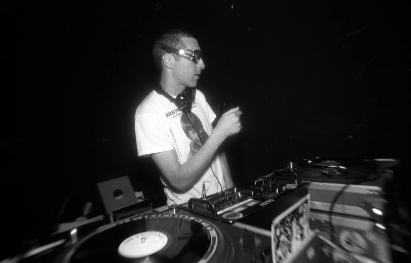 rave-16d_17-djss.jpg