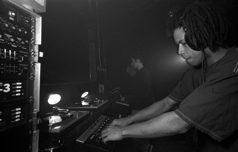 rave-9511-12-4_18a.jpg